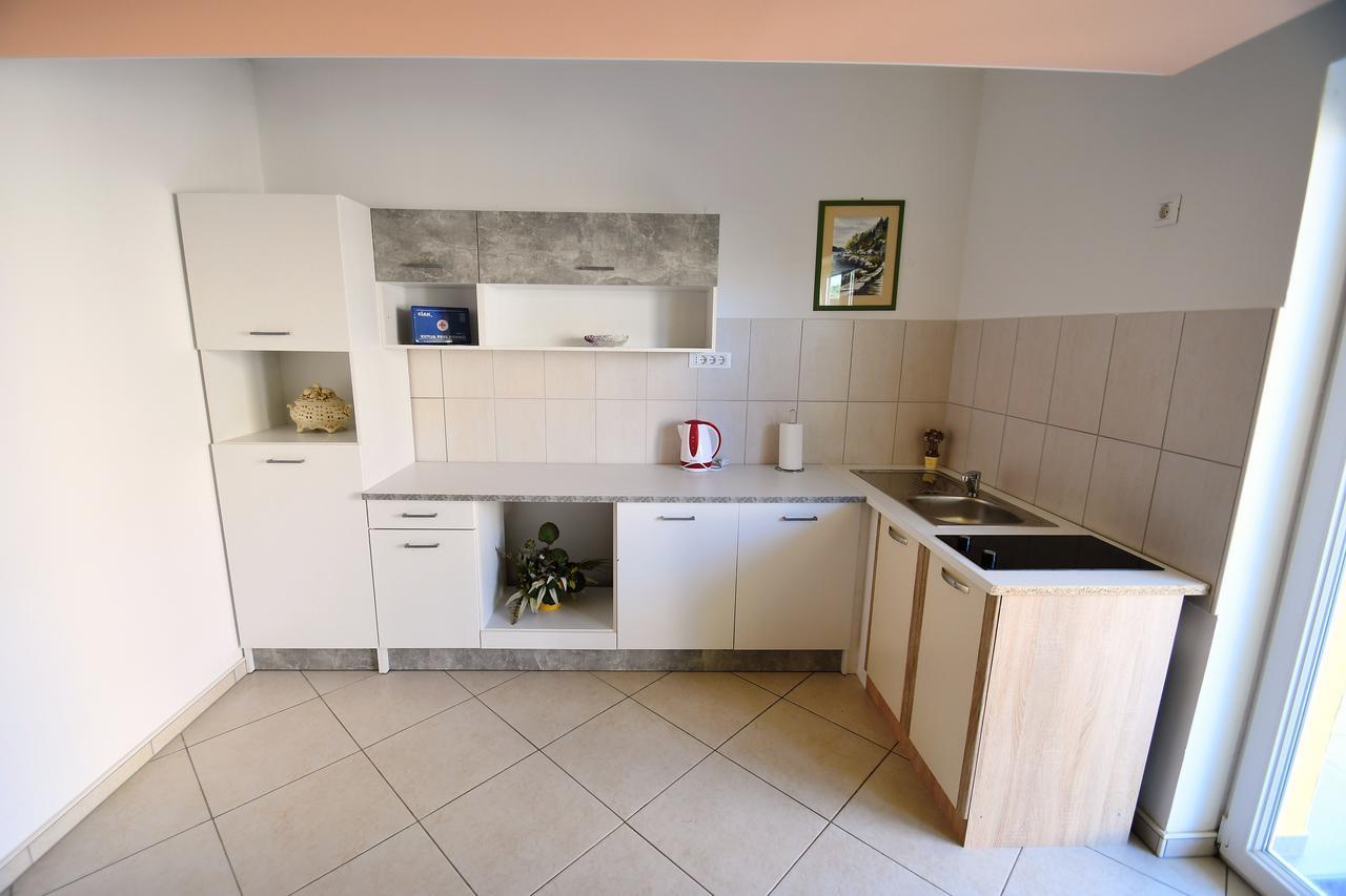 Apartment Mirjana 2 Rijeka Exteriör bild