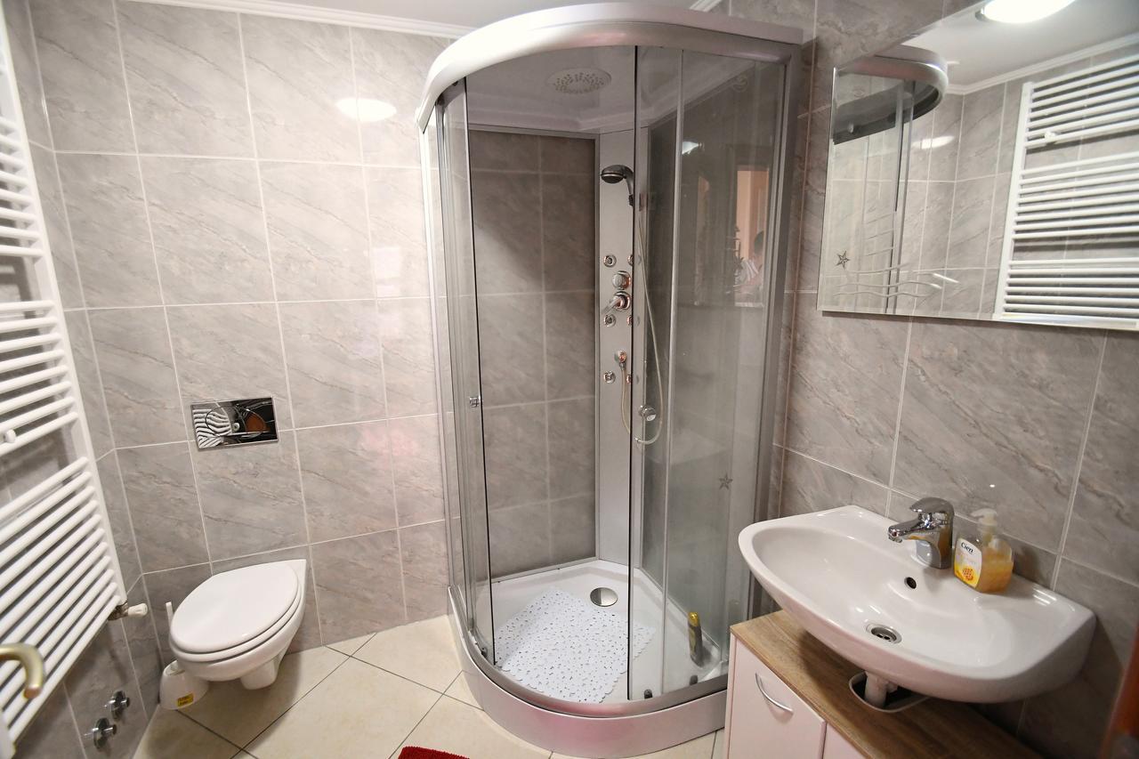 Apartment Mirjana 2 Rijeka Exteriör bild