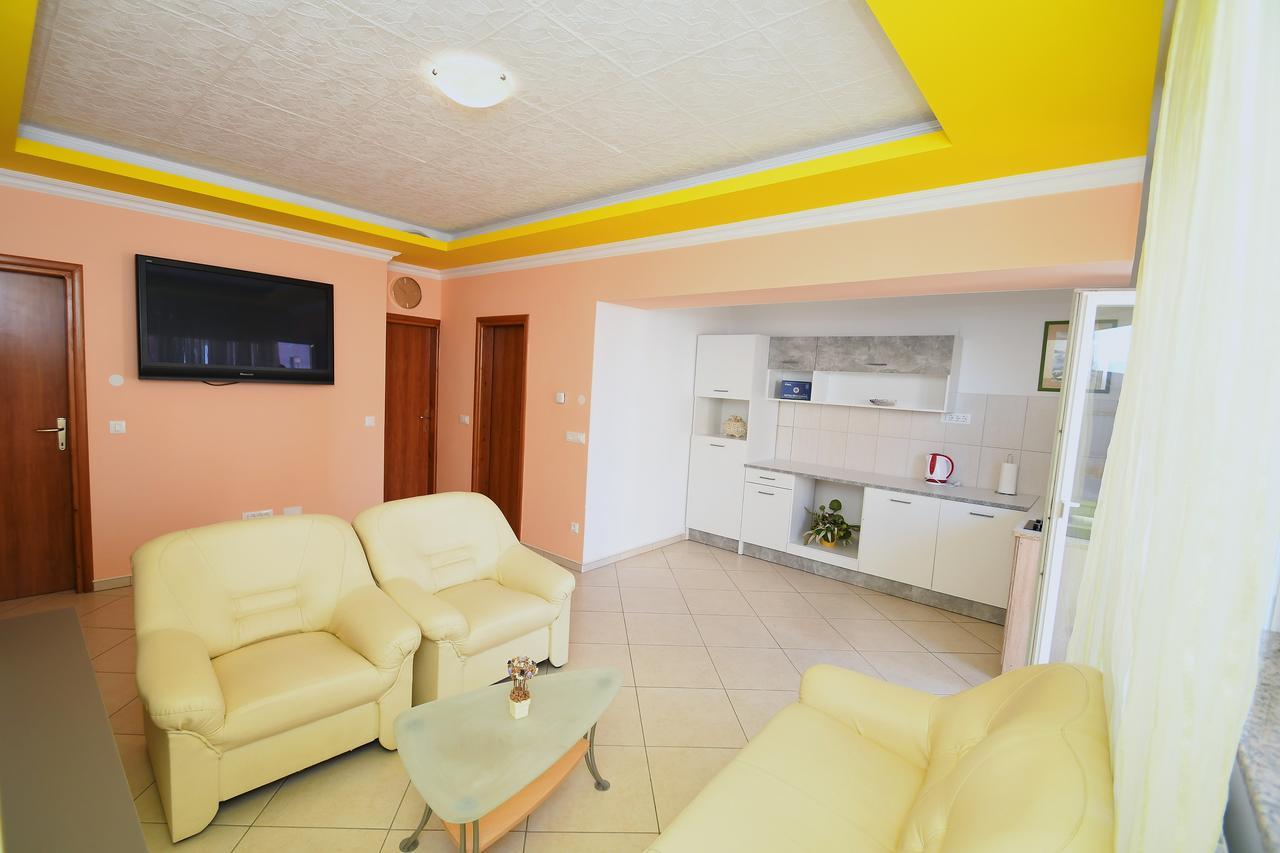 Apartment Mirjana 2 Rijeka Exteriör bild
