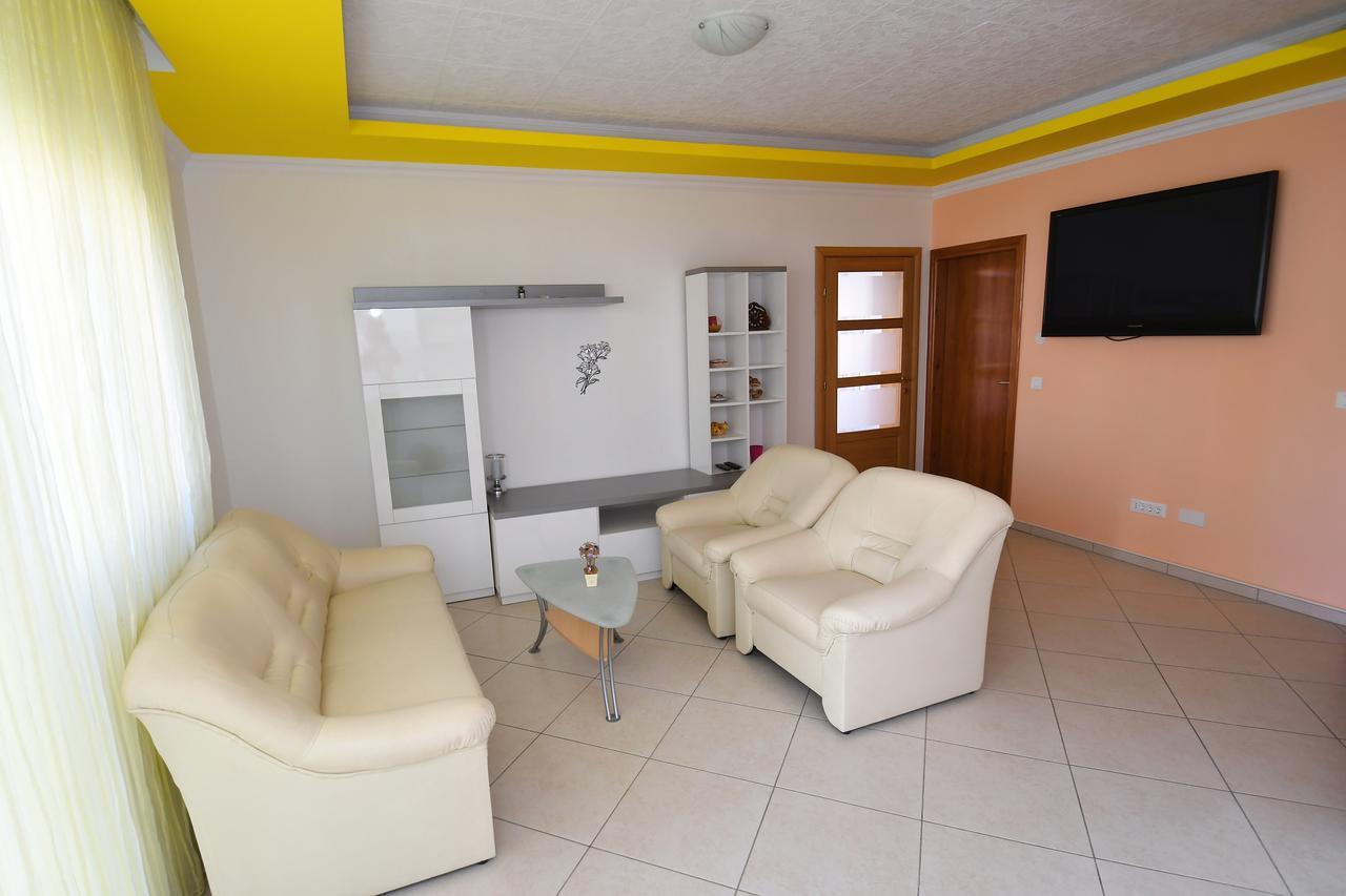 Apartment Mirjana 2 Rijeka Exteriör bild