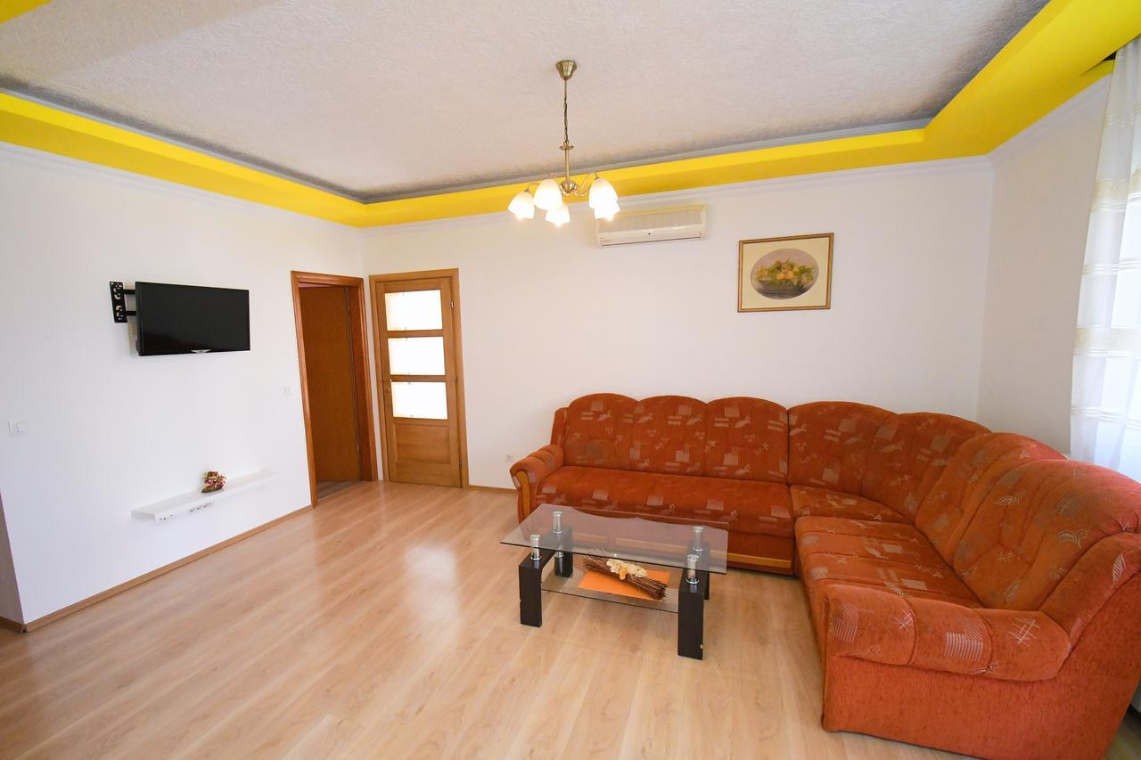 Apartment Mirjana 2 Rijeka Exteriör bild